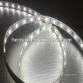 Fabrication en gros 2000 lm / m 24 volts led strip lighting